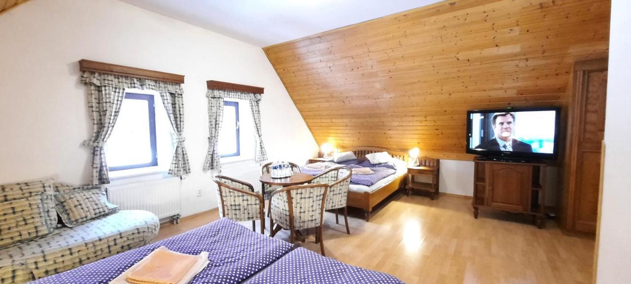Hotel Perla Jizery Josefŭv Dŭl Kültér fotó
