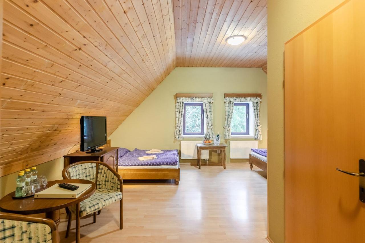 Hotel Perla Jizery Josefŭv Dŭl Kültér fotó