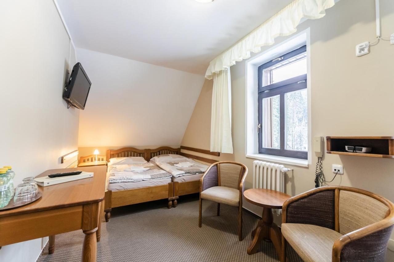 Hotel Perla Jizery Josefŭv Dŭl Kültér fotó